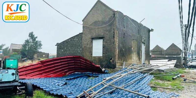 KJC chia sẻ yêu thương sau cơn bão số 5 như thế nào?